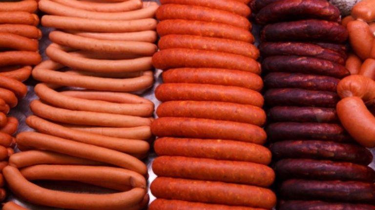 Rappel produit dans toute l’Europe : des saucisses contaminées font 3 morts