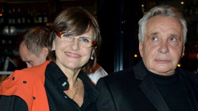 Michel Sardou, sa femme responsable de son retour sur scène : "Elle menaçait de me quitter"