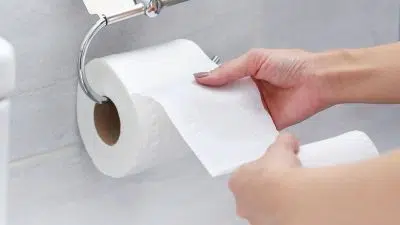 Le papier toilette va bientôt disparaître : découvrez par quoi il sera remplacé